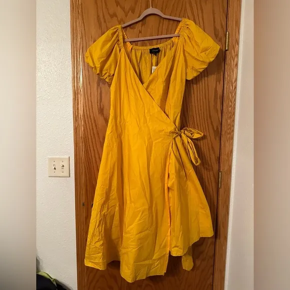 11 Honore Yasmin Wrap Dress - NWT - Size 16