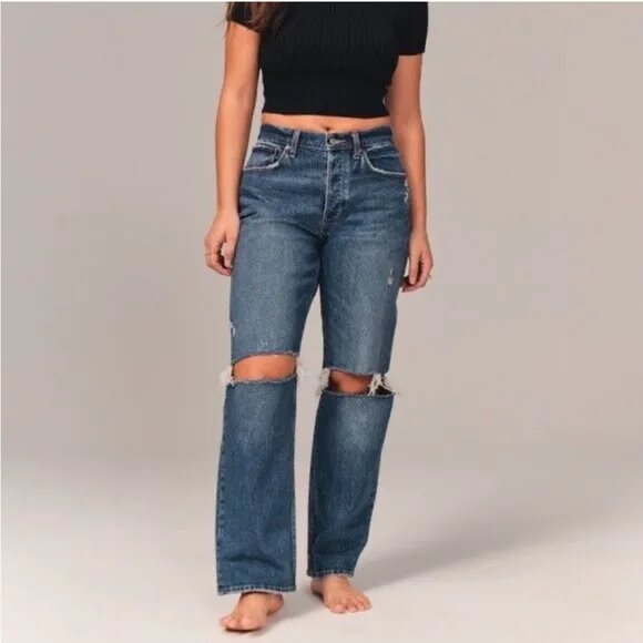 Abercrombie 90’s Baggy Low Rise Jeans in Dark Destroy Wash Size 27/4R