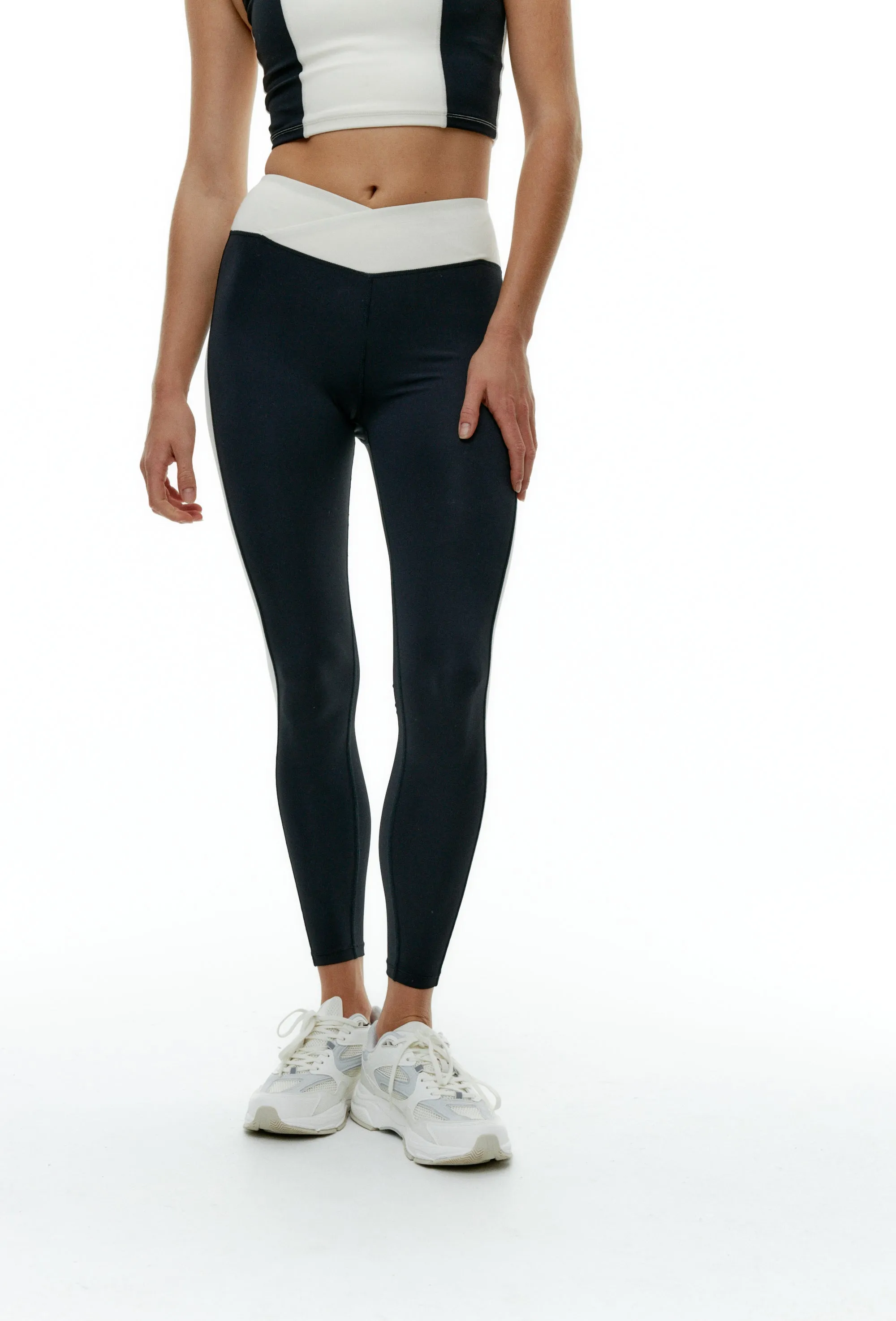 Conjunto deportivo bicolor Shadow Line - Black&Cream