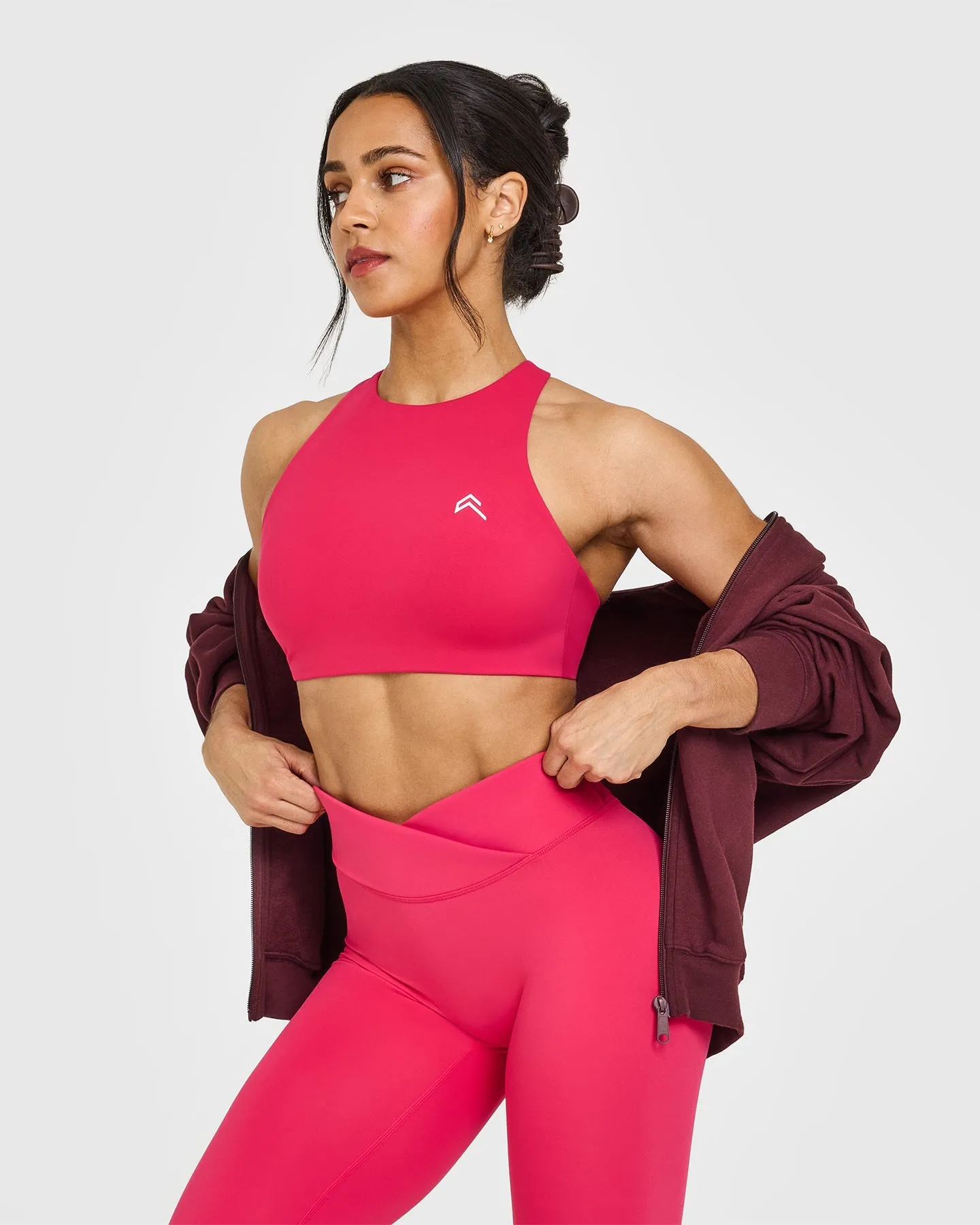 EasyLift™ High Neck Sports Bra | Berry Bloom