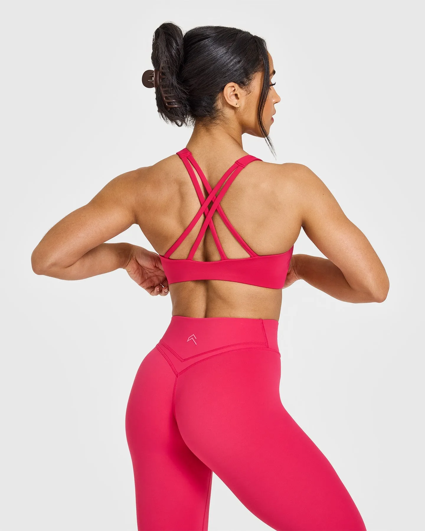 EasyLift™ High Neck Sports Bra | Berry Bloom