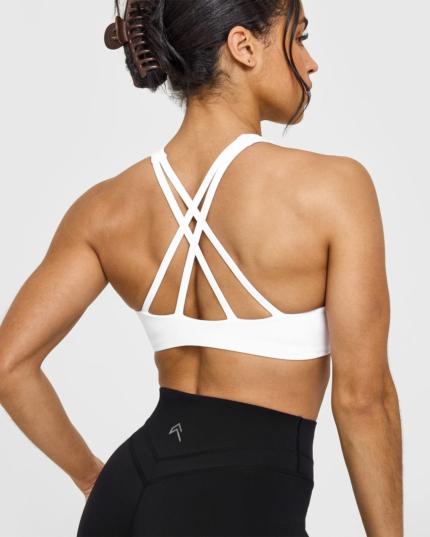 EasyLift™ High Neck Sports Bra | White