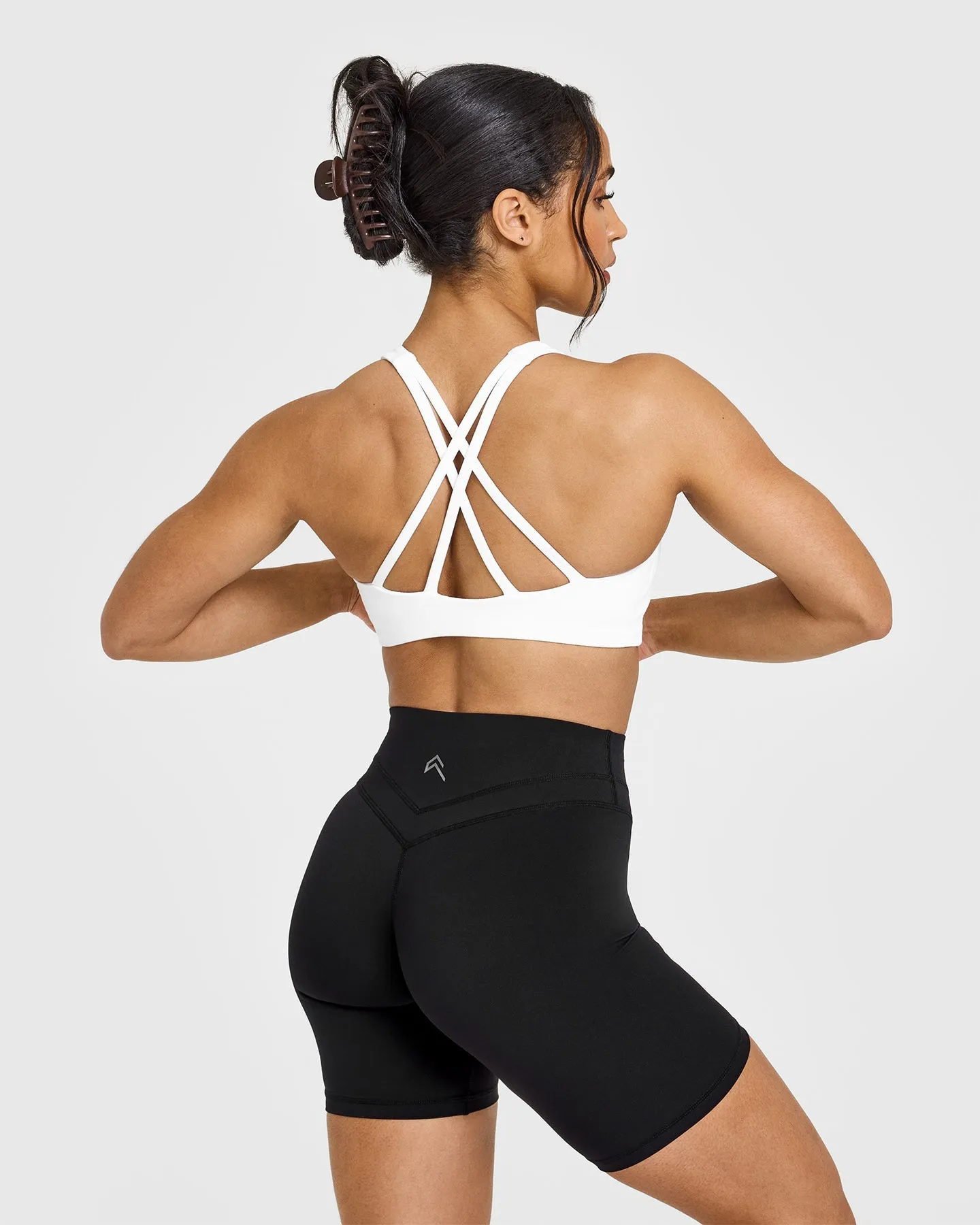 EasyLift™ High Neck Sports Bra | White