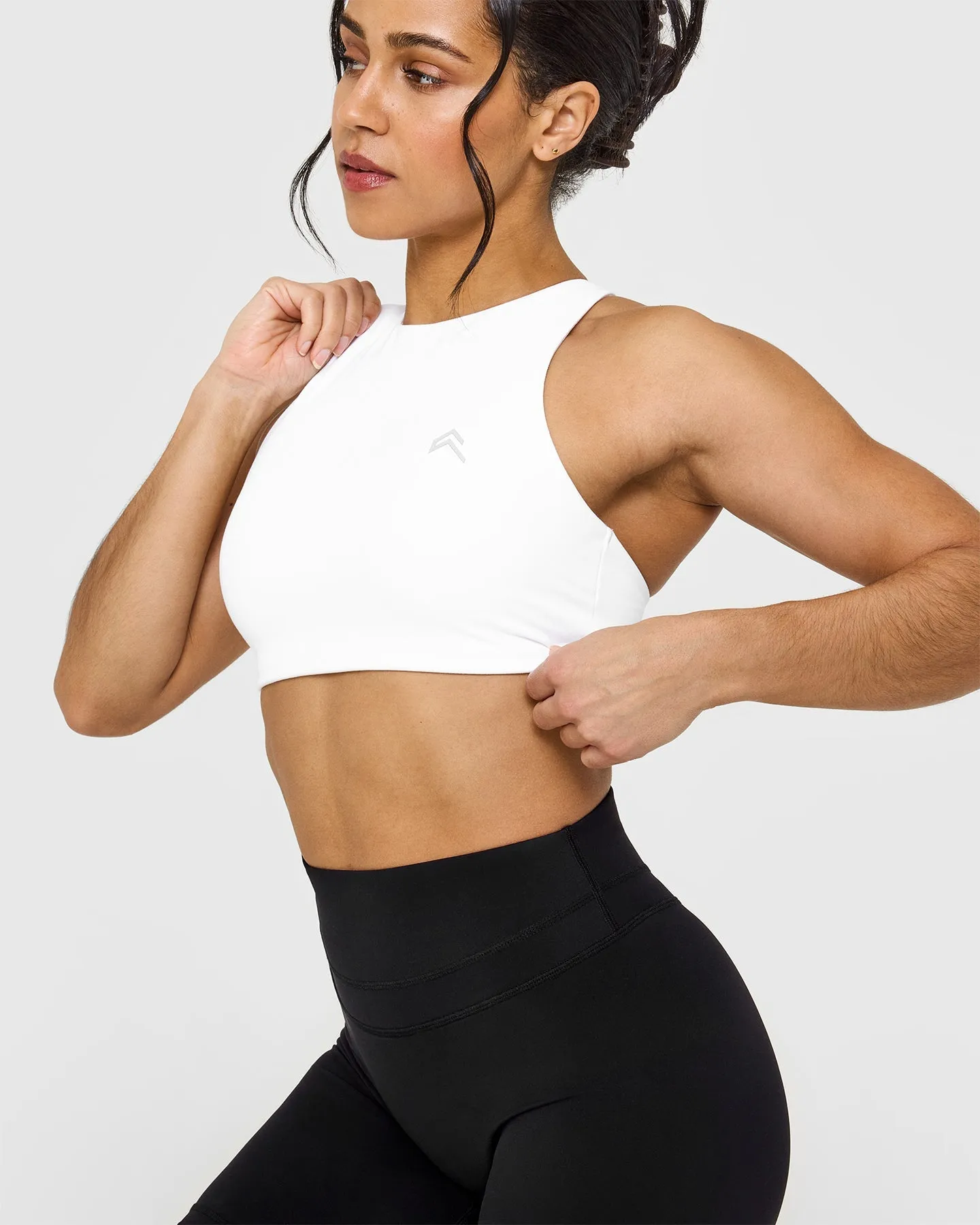 EasyLift™ High Neck Sports Bra | White