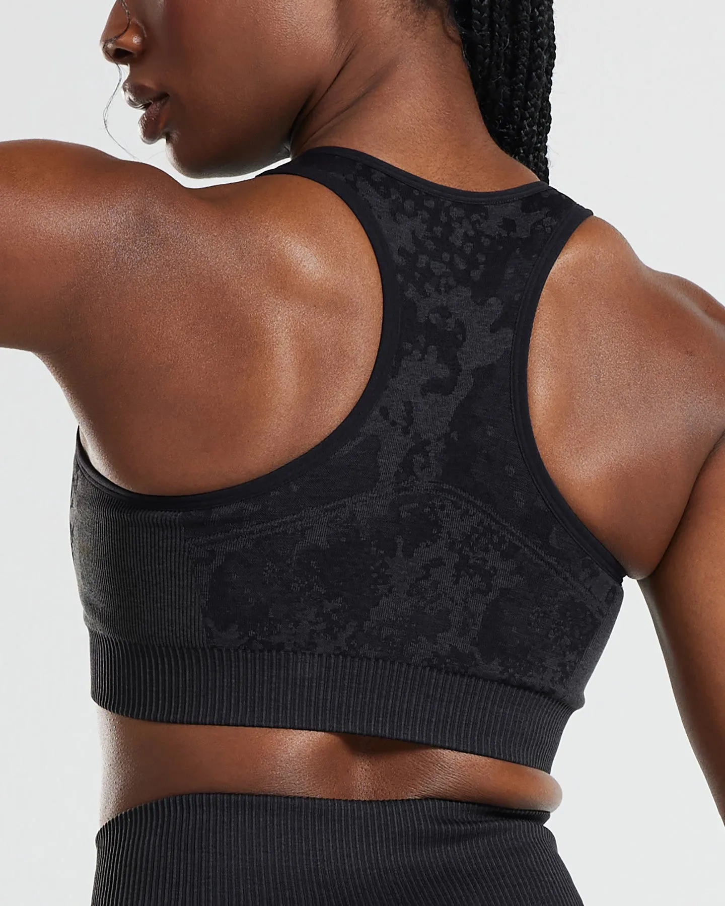 Evolution Seamless High Neck Bra | Black