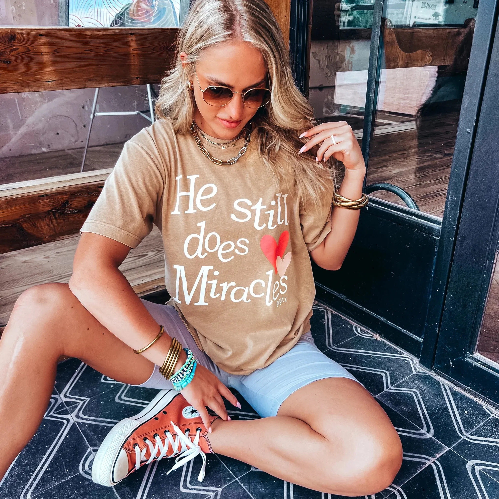 HE STILL DOES MIRACLES GRAPHIC TEE / STUFFOLOGY BOUTIQUE
