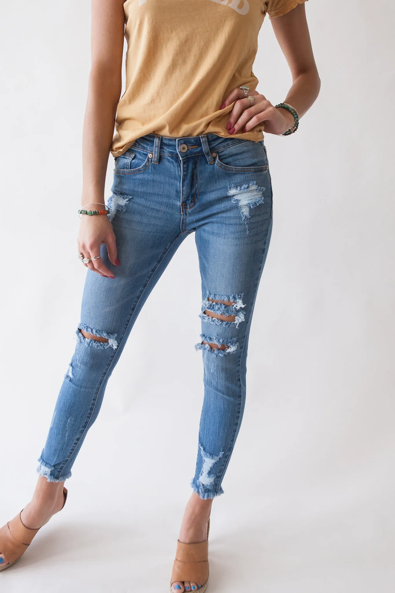 Hold The Drama Kancan Medium Wash Distressed Skinny