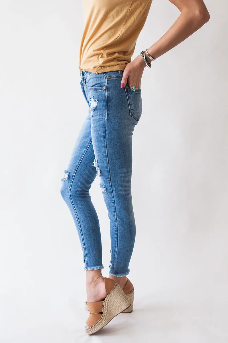 Hold The Drama Kancan Medium Wash Distressed Skinny