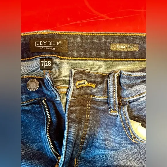 Judy Blue Slim Fit Straight Leg Dark Blue Distressed Blue Jeans
