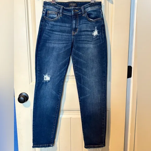 Judy Blue Slim Fit Straight Leg Dark Blue Distressed Blue Jeans