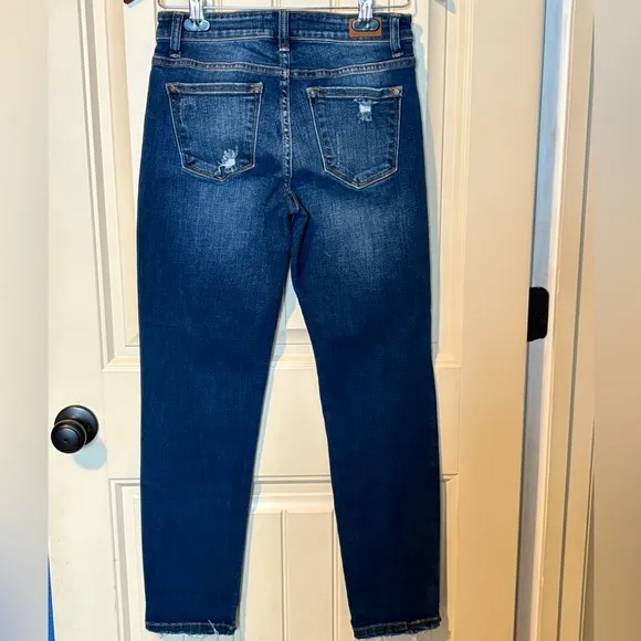 Judy Blue Slim Fit Straight Leg Dark Blue Distressed Blue Jeans