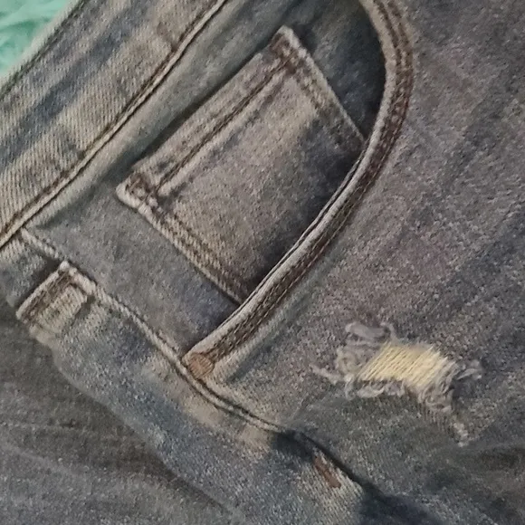 KUT NWT Raw Hem Distressed Reese Jeans