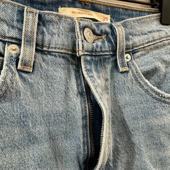 Levi’s premium 70’s high flare jeans size 25