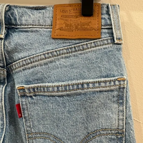 Levi’s premium 70’s high flare jeans size 25