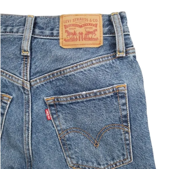 Levi’s Women's Distressed Button Fly Ribcage Straight Ankle‎ Jeans Size 24