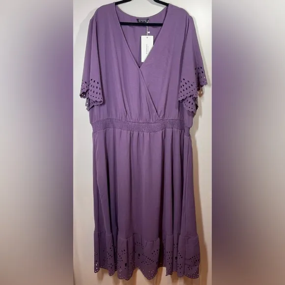 NWT BloomChic Laser Cut Shirred Wrap Scalloped Trim Flutter Dress Size 28W