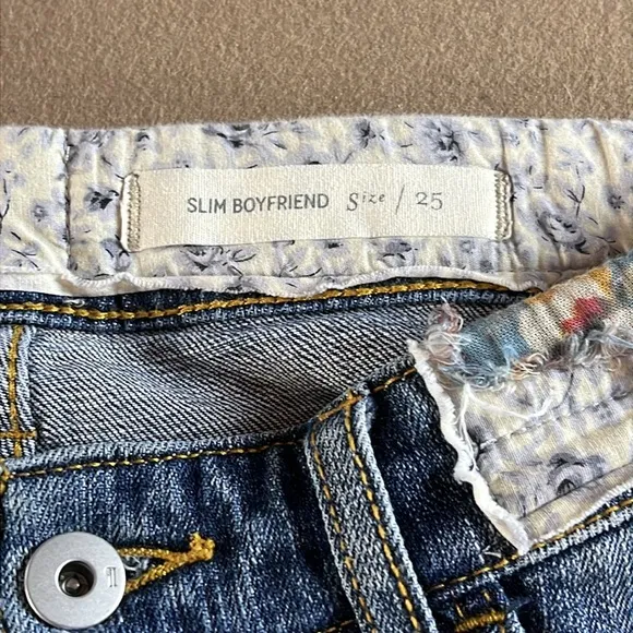 PILCRO and The Letterpress Slim Boyfriend- Patchwork Embroidered - Size 25