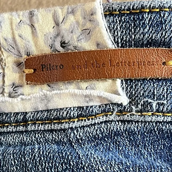 PILCRO and The Letterpress Slim Boyfriend- Patchwork Embroidered - Size 25