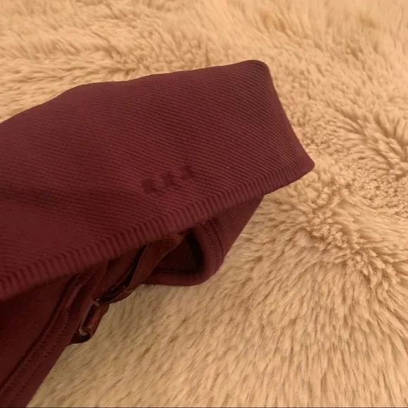 Rare Lululemon high neck sports bra 8