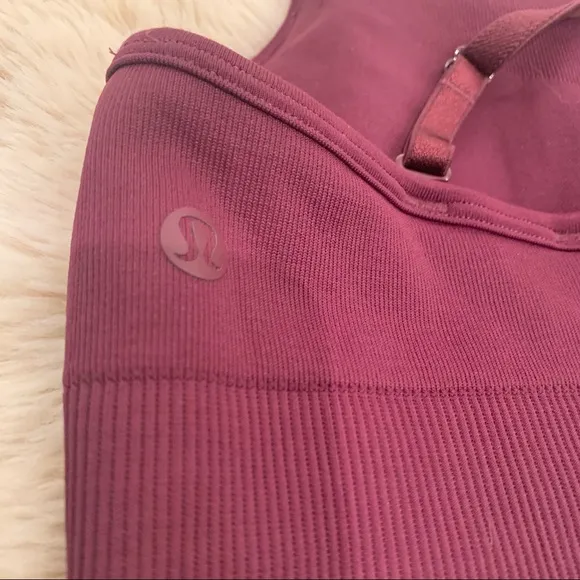 Rare Lululemon high neck sports bra 8