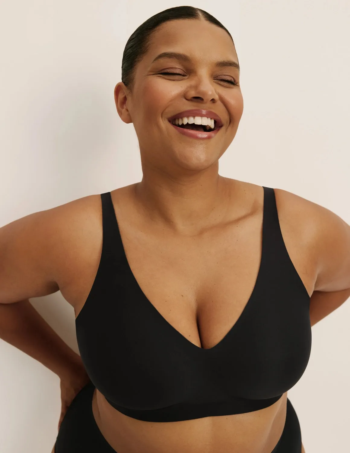 Revolution V-Neck Bra