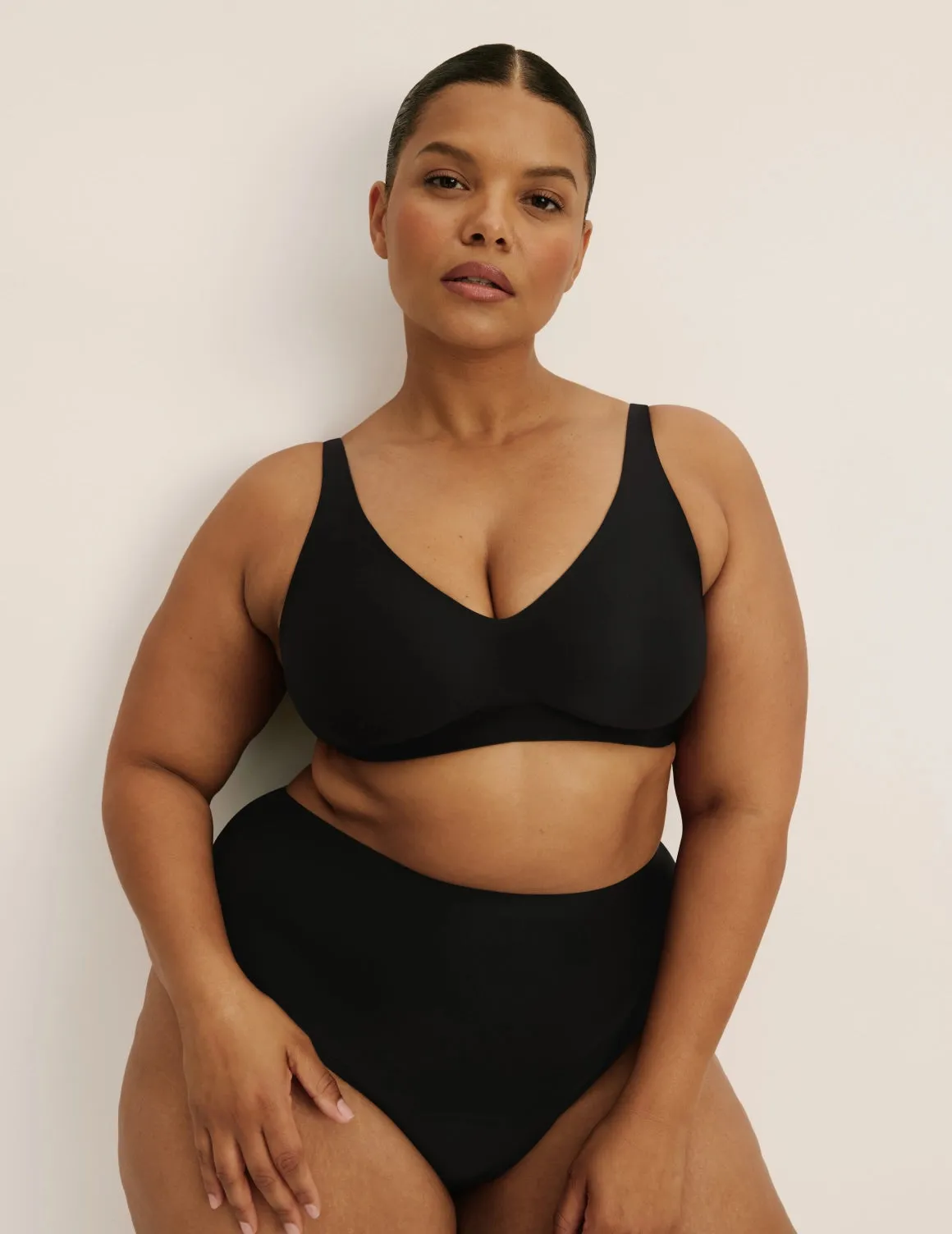 Revolution V-Neck Bra