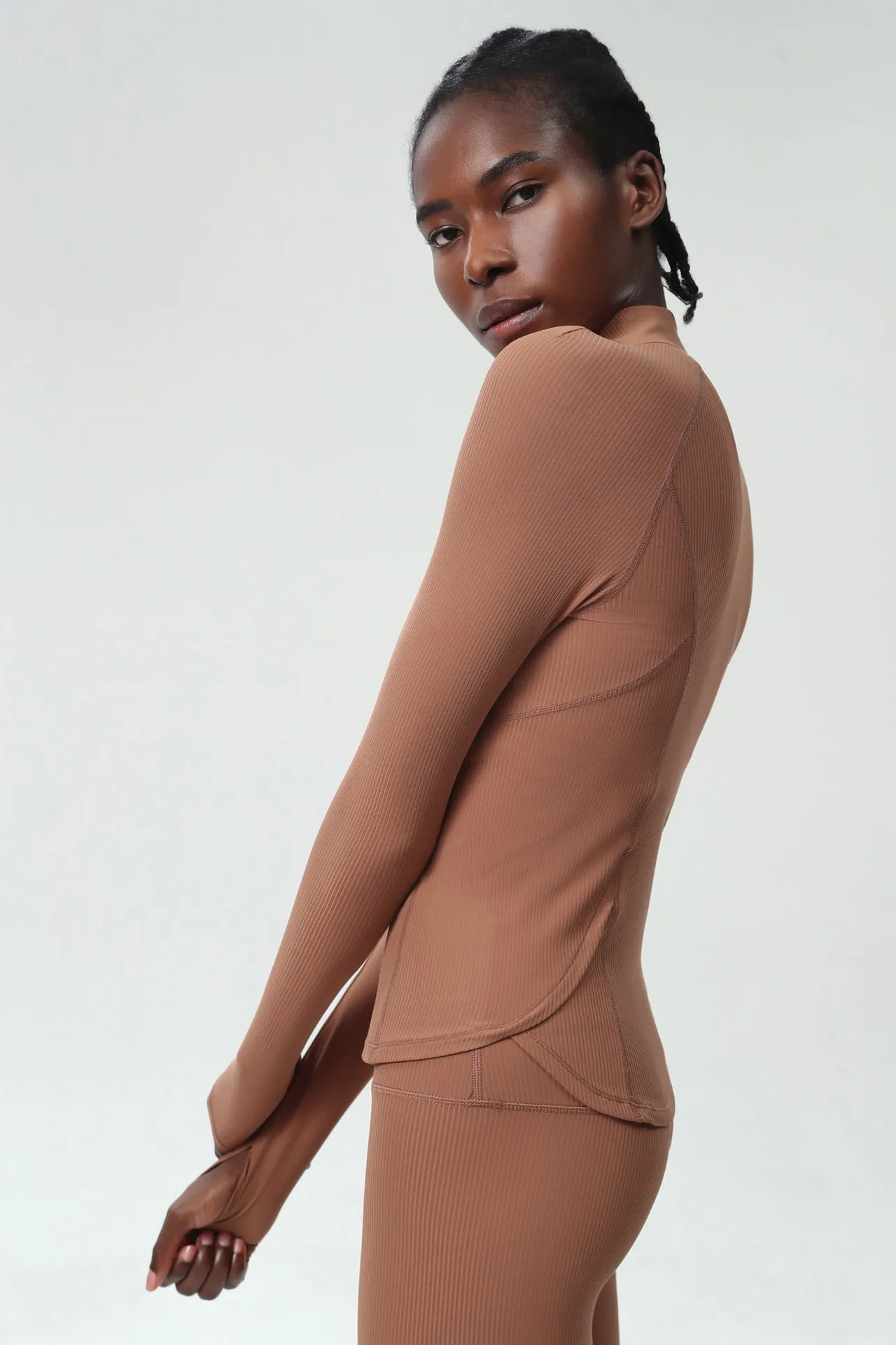 Sleek High-Performance Zip-Up Long Sleeve Yoga &amp; Fitness Top