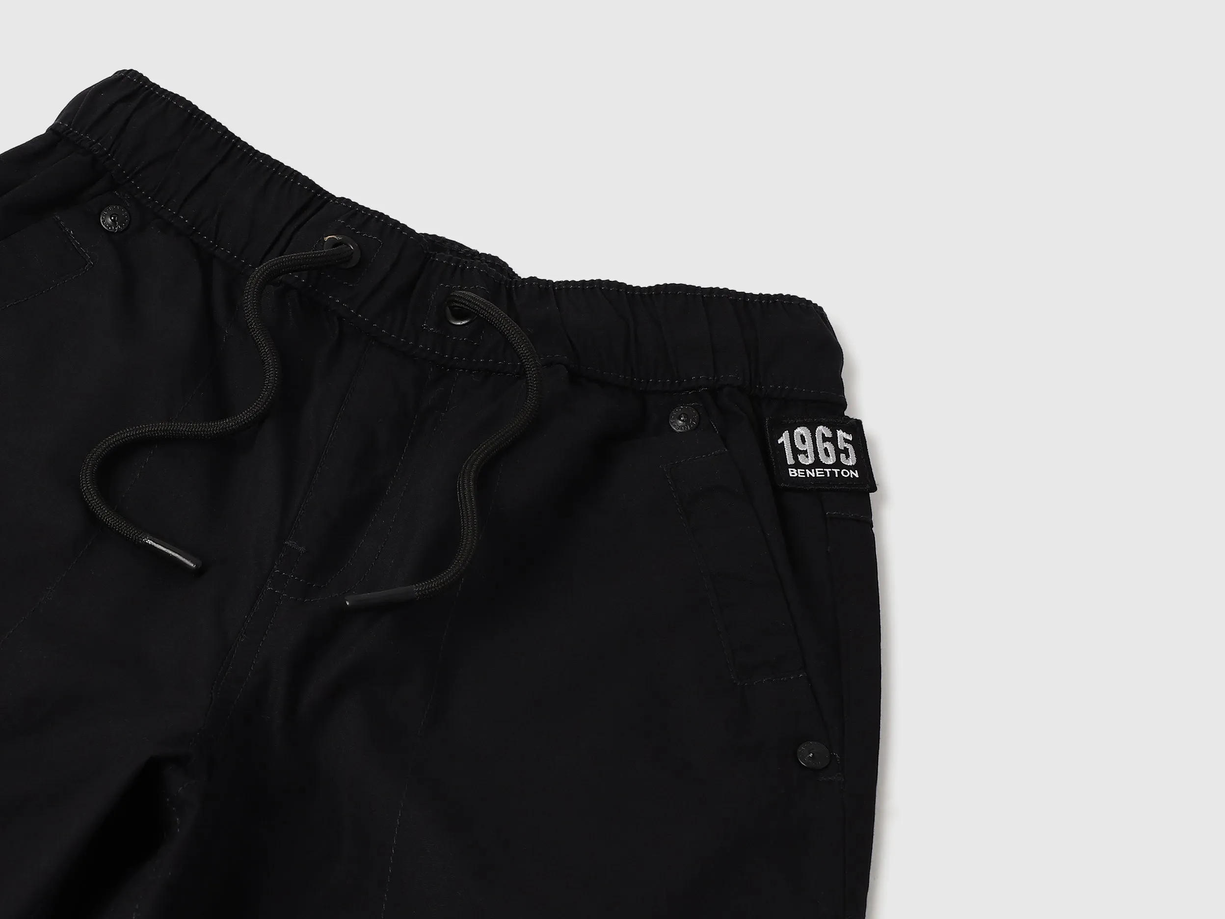 Solid Jogger Fit Cargo Joggers