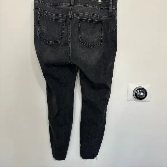 Torrid Bombshell Skinny Gray Raw Hem Distressed Jeans 20R