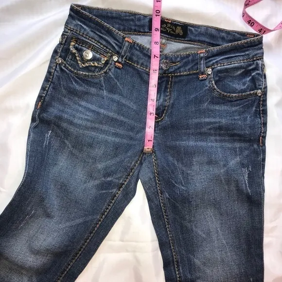 *VO distressed jeans
