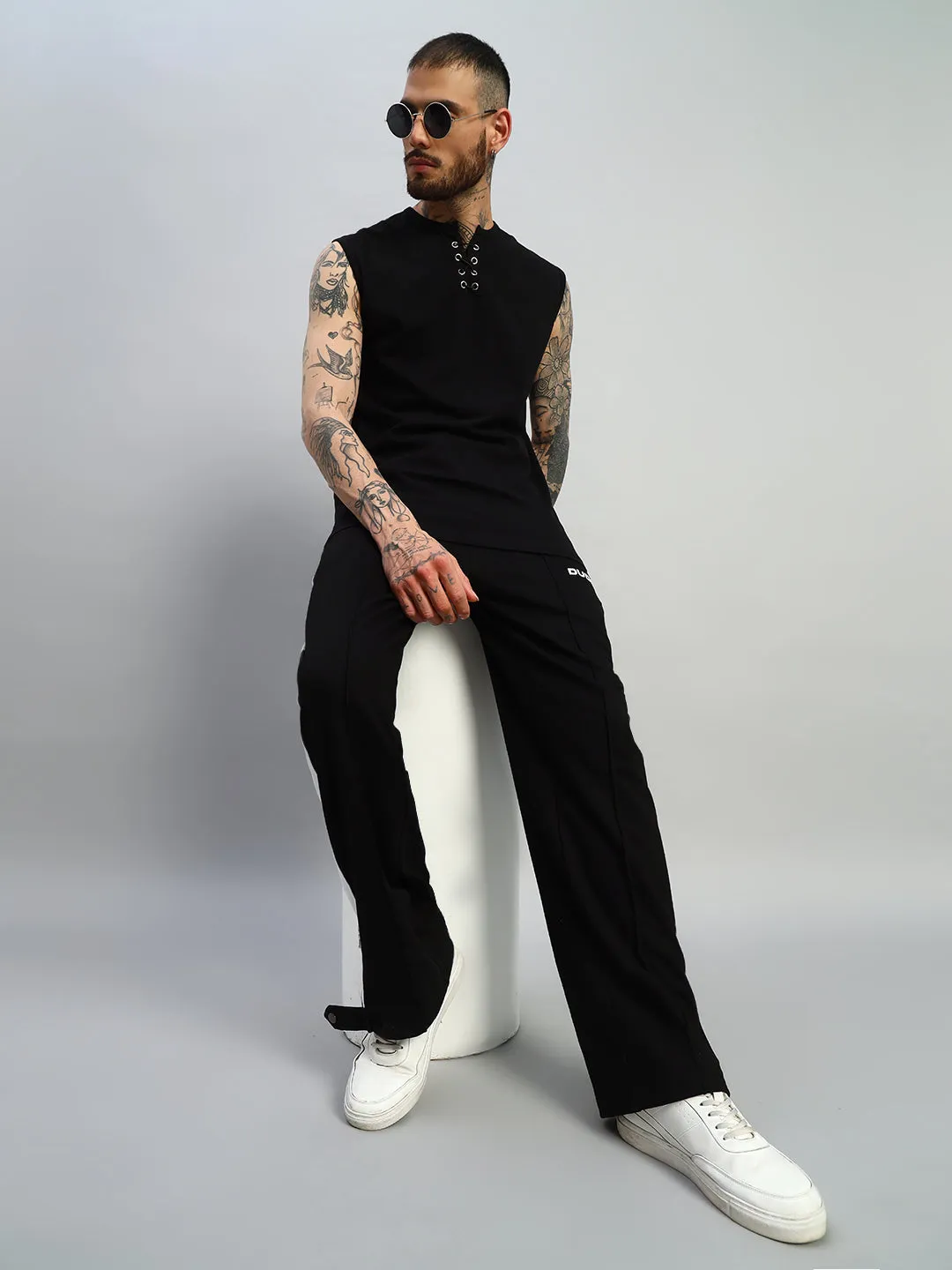 WONDER SLIT ZIPPER JOGGERS (BLACK-WHITE)