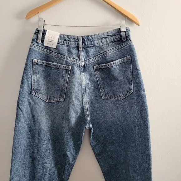 Zara Classic Mom Fit Distressed high rise ankle length jeans