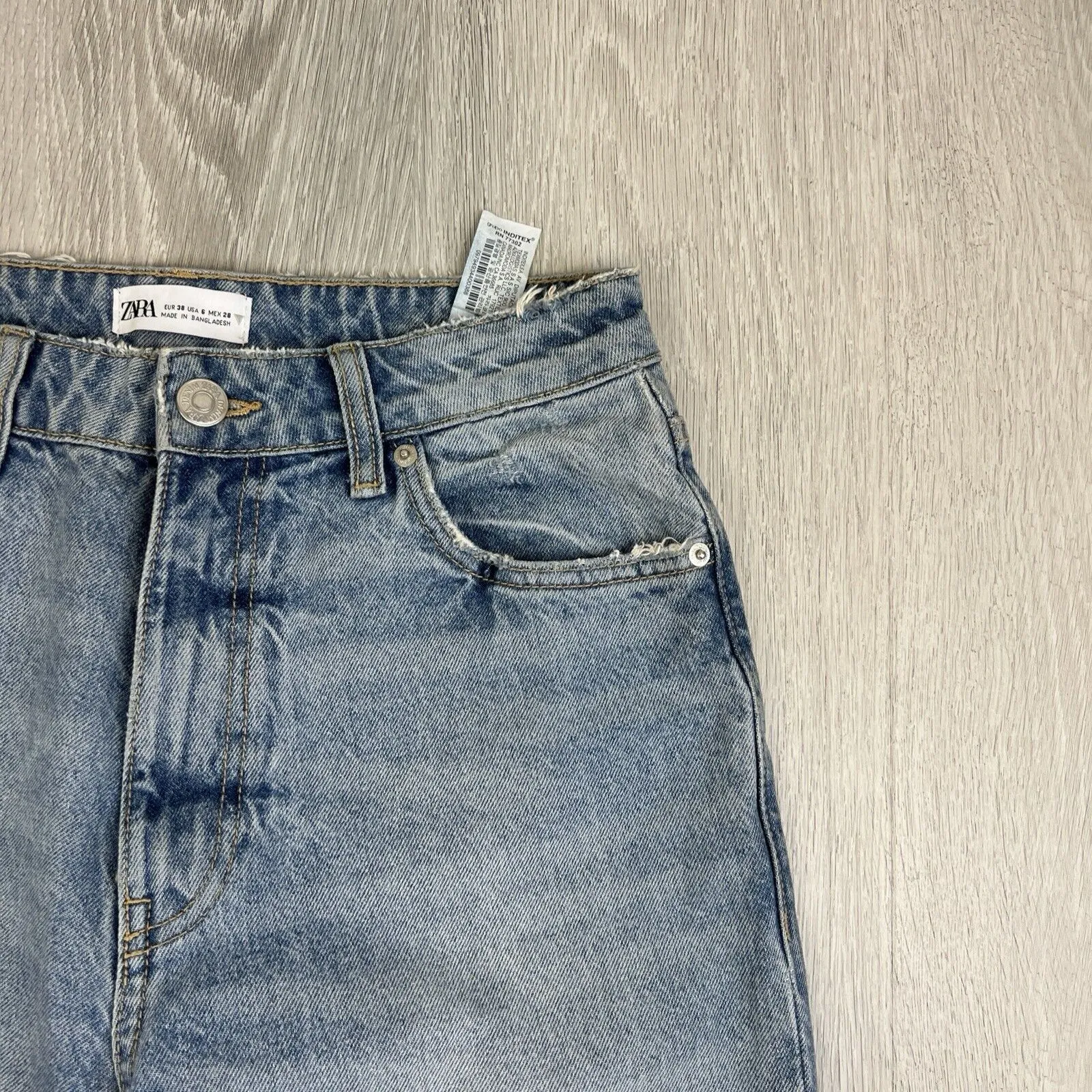 Zara Womens Blue Denim Relaxed Fit Jeans Size 6 US